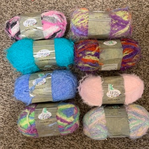 1 Skein (14 Skeins Available in 4 colors) Yarn Bee Luscious Yarn, 3.5oz/100g, 186y/170m, 5 Bulky