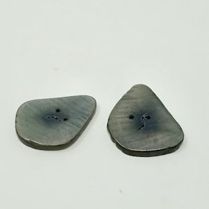 Juego de 2 botones de madera, botones decorativos, OOAK, botón aligerado
