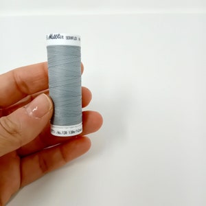 Seraflex Mettler filo elastico, filato per cucire jersey e tessuti elastici, GRIGIO CHIARO col.1140