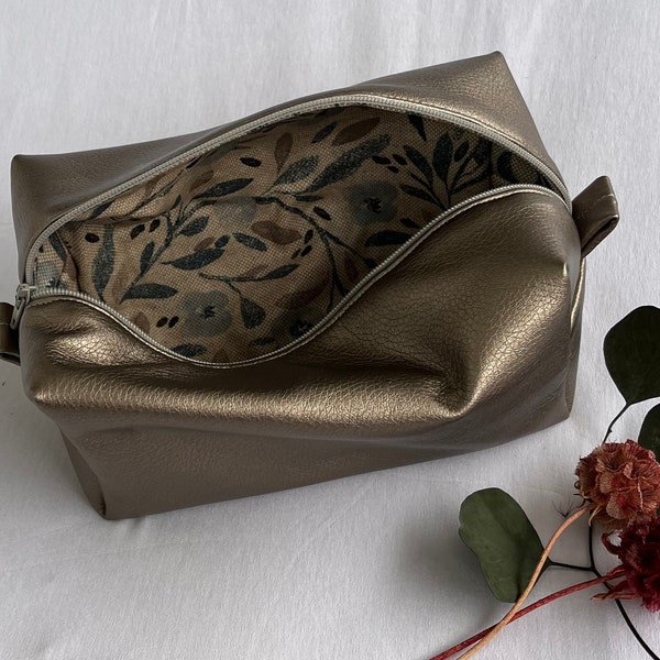 Cosmetic bag shimmering gold