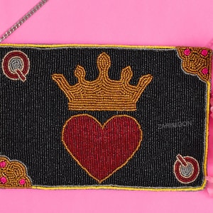 NUOVO! Pochette con perline Queen of Hearts, borsa a tracolla nera, pochette con perline di semi, borsa Boho, regalo per lei