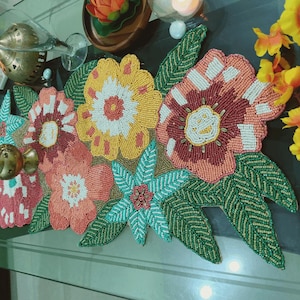 Runner da tavolo con perline fatto a mano, runner da tavolo con perline floreali primaverili, 13 x 36 pollici, runner zarimoonhalloween