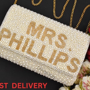 Apellido de la señora, cartera de mano de novia, cartera con nombre personalizada con cuentas de perla, cartera con monograma de cuentas para señora, cartera de mano personalizada con cuentas para despedida de soltera, regalo para ella