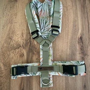 Y- Dog harness “Water Lily”