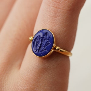 Vintage 22ct Gold Intaglio Ring, Carved Lapis Lazuli Soldier