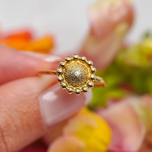 Vintage 14k Solid Gold Elegant Ring, Solid Gold Floral Ring, Vintage Jewelry, Flower Ring, Jewelry Gift For Her, Jewelry Gift For Christmas