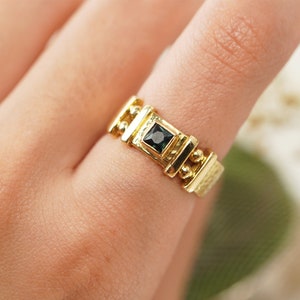 18k Green Tourmaline Gold Ring, 1980s Handmade Vintage Ring, Gold Present for Her image 4