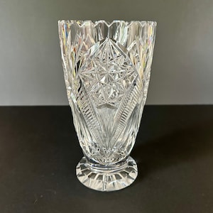 Vintage 8&quot; Starburst / Star of David Crystal Vase Sawtooth Edge