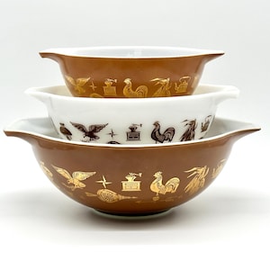 Set of 3 Pyrex Early American Cinderella Mixing Bowls