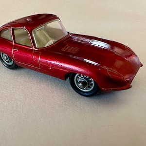Matchbox Jaguar XK120 Se-vintage Jag-red-2007 MBX Metal-hard Matchbox Jaguar XK120 Se-vintage Jag-red-2007 MBX Metal-hard