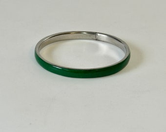 1980s Kelly Green Enamel Bangle Bracelet