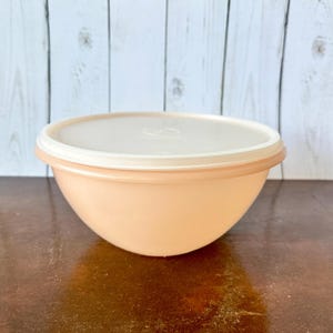 1970s Tupperware Wonderlier Bowl With Lid | Peach Tupperware | 1970s Tupperware | Pastel Tupperware