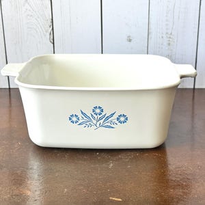 Corning Ware P-4-B Blue Cornflower, 1.5 Quart Baking Dish, 1970s Casserole Dish