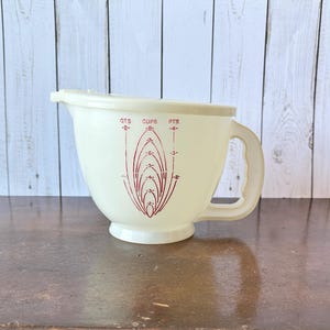 Vintage Tupperware Mix N Store 8 Cup Measuring Bowl With Handle and Lid, Tupperware #500, 1970s Tupperware