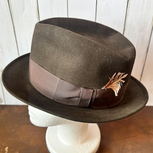 MCM Royal Stetson Wool Felt Fedora Size 7 1/4, Espresso Brown Fedora With Feather, Grosgrain Ribbon Hatband