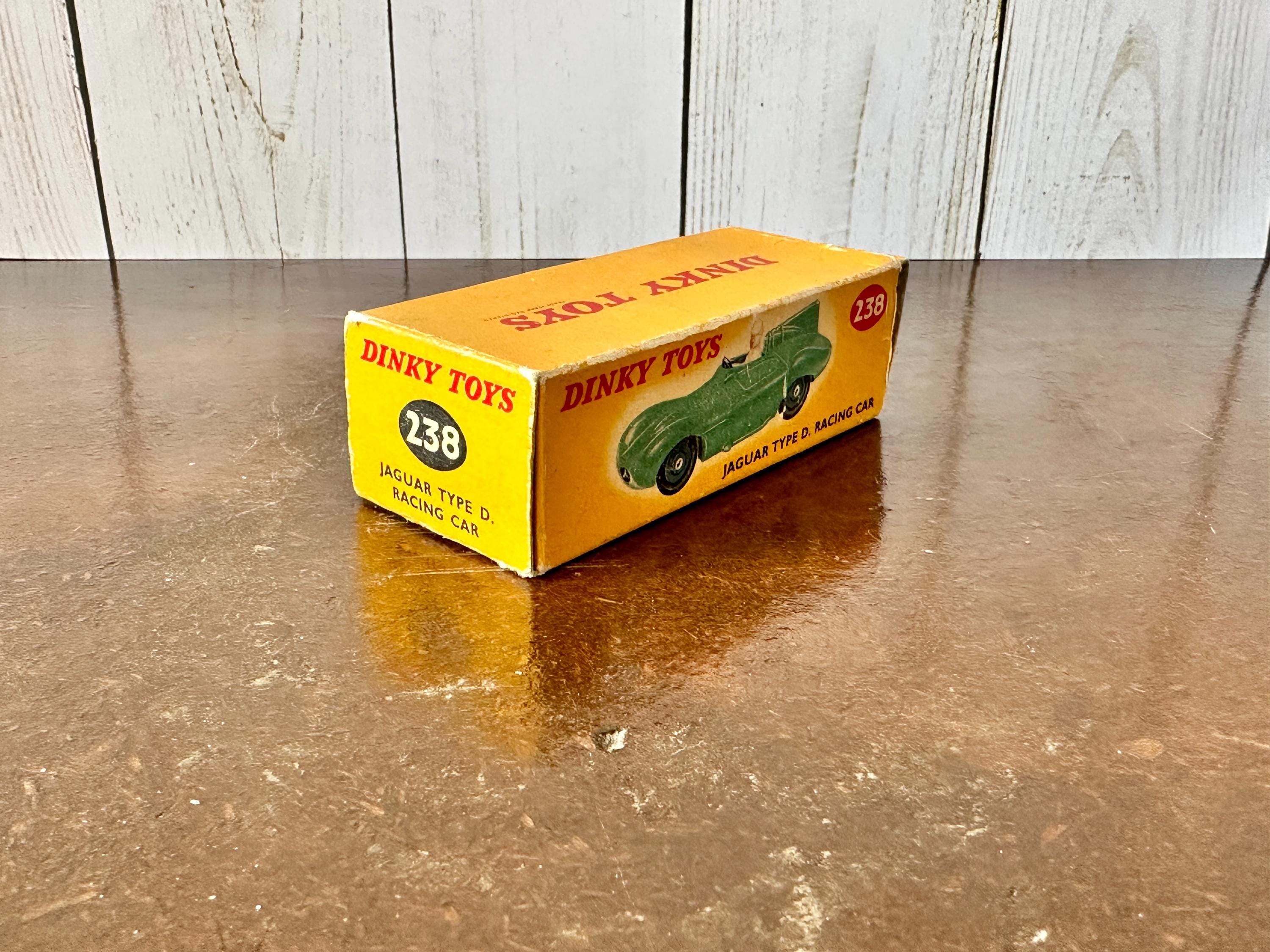 ミニカー DINKY TOYS 238 JAGUAR TYPE D RACING CAR Dinky Toys 238 Jaguar Type D Racing Car in Original Box, Diecast