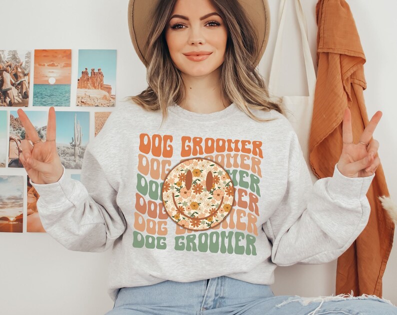 Dog Groomer Sweatshirt Cute Pet Grooming Team Sweater Retro Veterinary