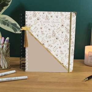 2026 datiert Wochenplaner | Anpassbares Layout und Cover | Beige Blümchen