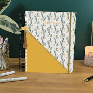2026 datiert Wochenplaner | Anpassbares Layout und Cover | Senfgelbe Blumen