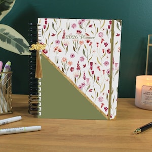 2026 datiert Wochenplaner | Anpassbares Layout und Cover | Blumen