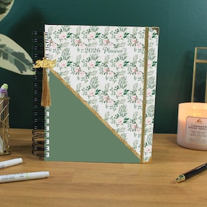 2026 Dated Weekly Planner | Customizable Layout and Cover | Green Florals