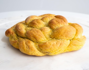 Homemade Round Vegan Challah Bread: Traditional Jewish Celebration Loaf