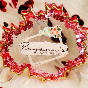 Nailfie personalizzato, accessorio in resina, accessorio Nailfie, progettazione logo aziendale, accessorio per salone di bellezza, accessorio per onicotecnica, unghie, onicotecnica