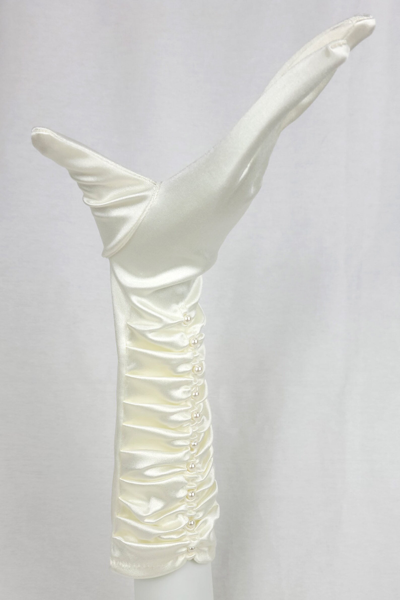 Vintage Style Satin Pearl Kitten Glove - Black main image 0