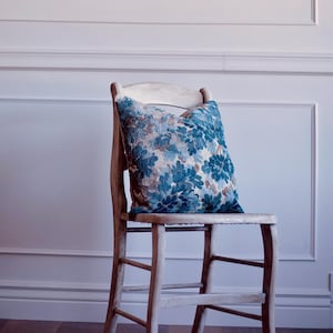 Cowtan and Tout Walden Delft Blue cut “Velvet” Pillow / 18” Pillow cover