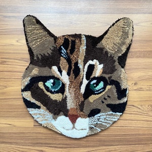 BROWN CATS RUG | 100% Handmade Housewarming Gift, Minimalist Dorm Rug, Rug for Bedroom Aesthetic, Brown Cat Shaped Rug, Tufted Area Rug