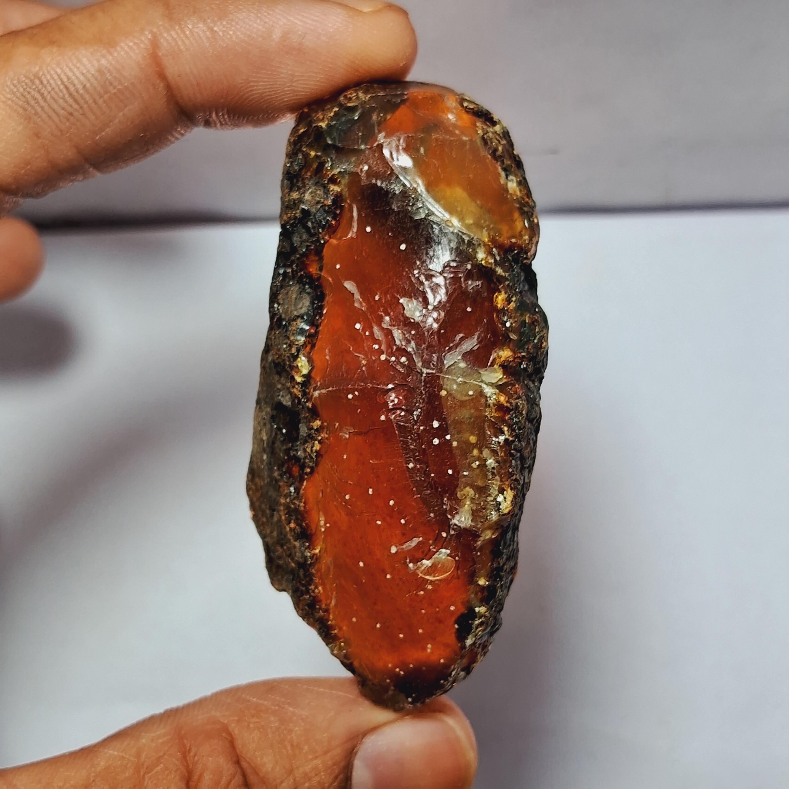 Selten ++ Bernstein, Rohbernstein Cabochon, transparenter Bernstein, halb kostbarer goldener Bernstein für Heilzwecke.  124 Karat. 66x32 MM