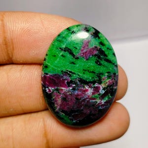 Ruby zoisite Cabochon: Naturligt rubin ädelstenshänge (42 karat, 30 x 22 MM)