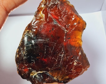 Top Rare + Big Roher Bernstein, Bernstein Edelstein, Cabochon, Bernstein loser Stein halb kostbarer goldener Bernstein für die Heilung Verwenden.  286 Karat. 85X67X32 MM