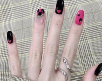 Black Pink Y2K Heart-Short Square Full Cover Acrylic Nails Press On Cute False Nails for Women Girls Daily Wear Salon Art manicure 24 PCS