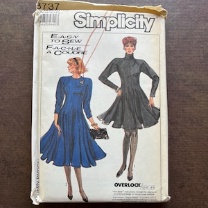Cartamodello Vintage Simplicity 8737 per abito da donna taglia 20-24 non tagliato