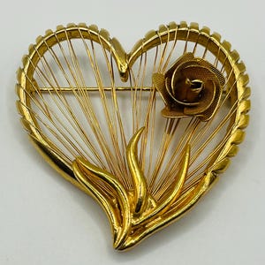 Vintage Brooks Gold Tone Heart Brooch with Rose and Wire Design