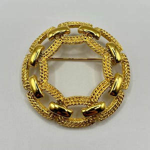 Vintage Gold-Tone Chain Link Circle Brooch