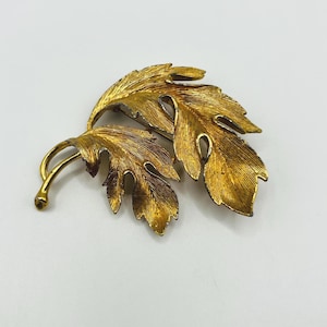 Vintage M Jent Gold Tone Leaf Brooch Pin