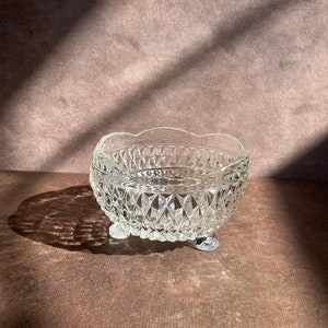 Vintage Glass Pedestal Candy Dish Square Scallop Border Small Clear Box w  Lid