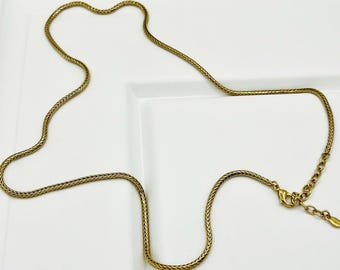 Collar vintage Monet de cadena de trigo en tono dorado de 61 cm (24") firmado.