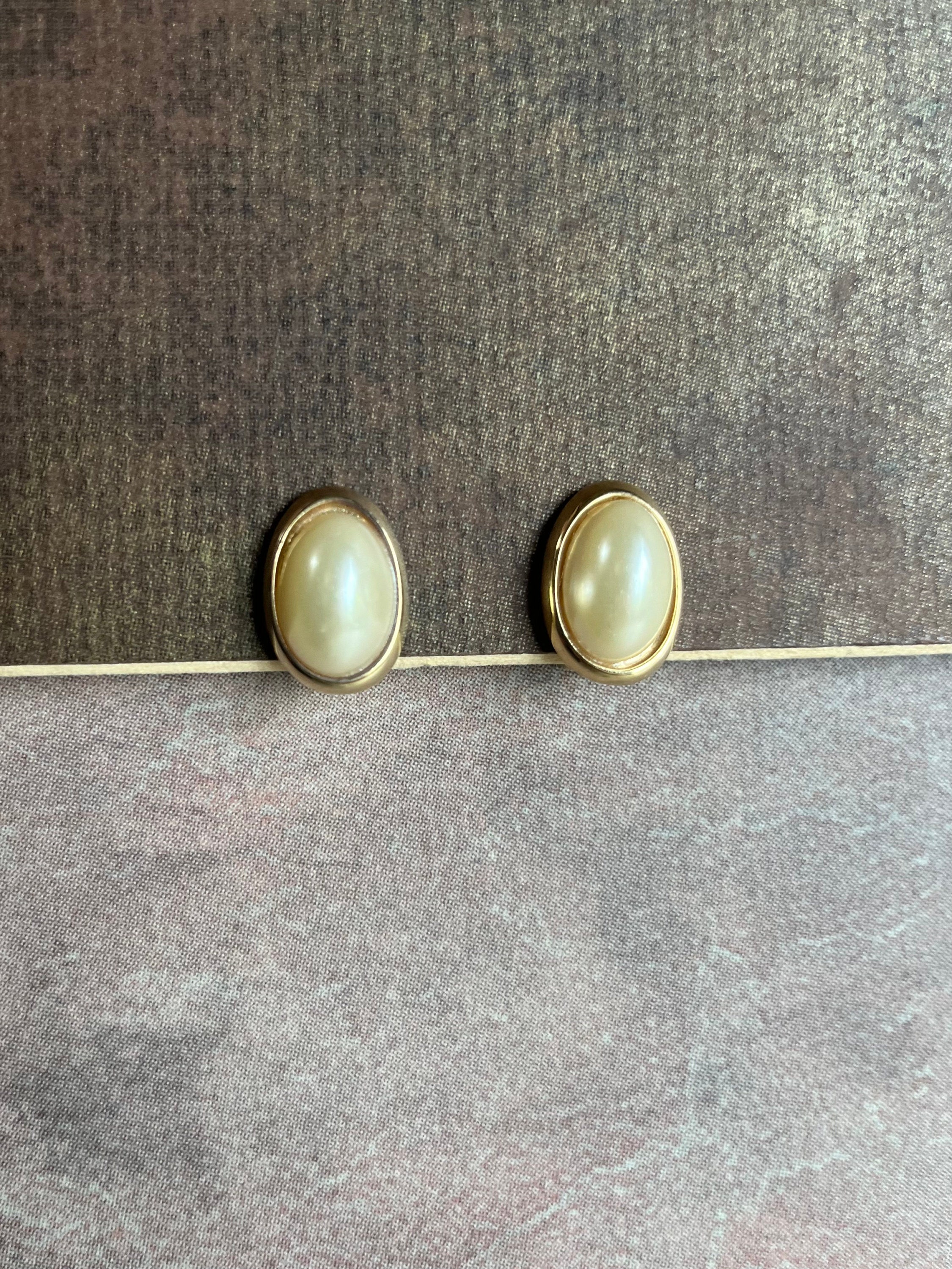 Vintage Gold Tone and Faux Pearl Clip on Earrings - Etsy
