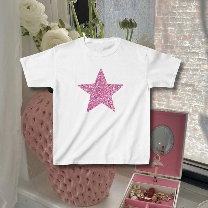 Vintage 90’s pink graphic baby tee