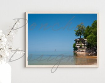 Chapel Rock Pictured Rocks National Lakeshore Michigan paisaje naturaleza fotografía imprimible pared arte descarga digital instantánea