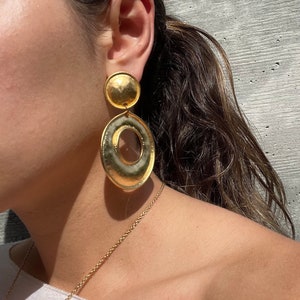 Schöne Vintage Gold Ton gebürstet Finish Tiered Creolen
