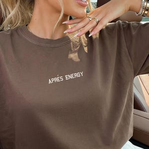 Après Energy Shirt, Chic Aesthetic Tee, Minimalist Statement T-Shirt, Trendy Neutral Graphic Tee, Elevated Everyday Top, Old Money Aesthetic