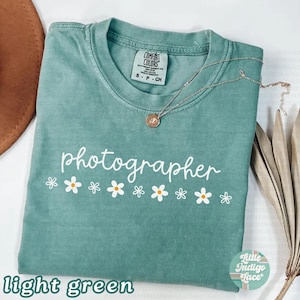 Minimal Photographer Comfort Colors Shirt Gift for Photographer Photography Work T-shirt Newborn Photographer Wedding Photographer Tees