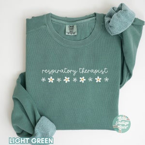 Respiratory Therapist Sweatshirt, RRT Crewneck Sweater, Nicu Nurse RT Respiratory Therapy Gifts Graduation, Respiratory therapist Student