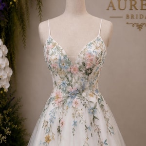 Brautkleid mit Wildblumenstickerei | A-Linien-Brautkleid aus Tüll | (Maßanfertigung) Bild 4