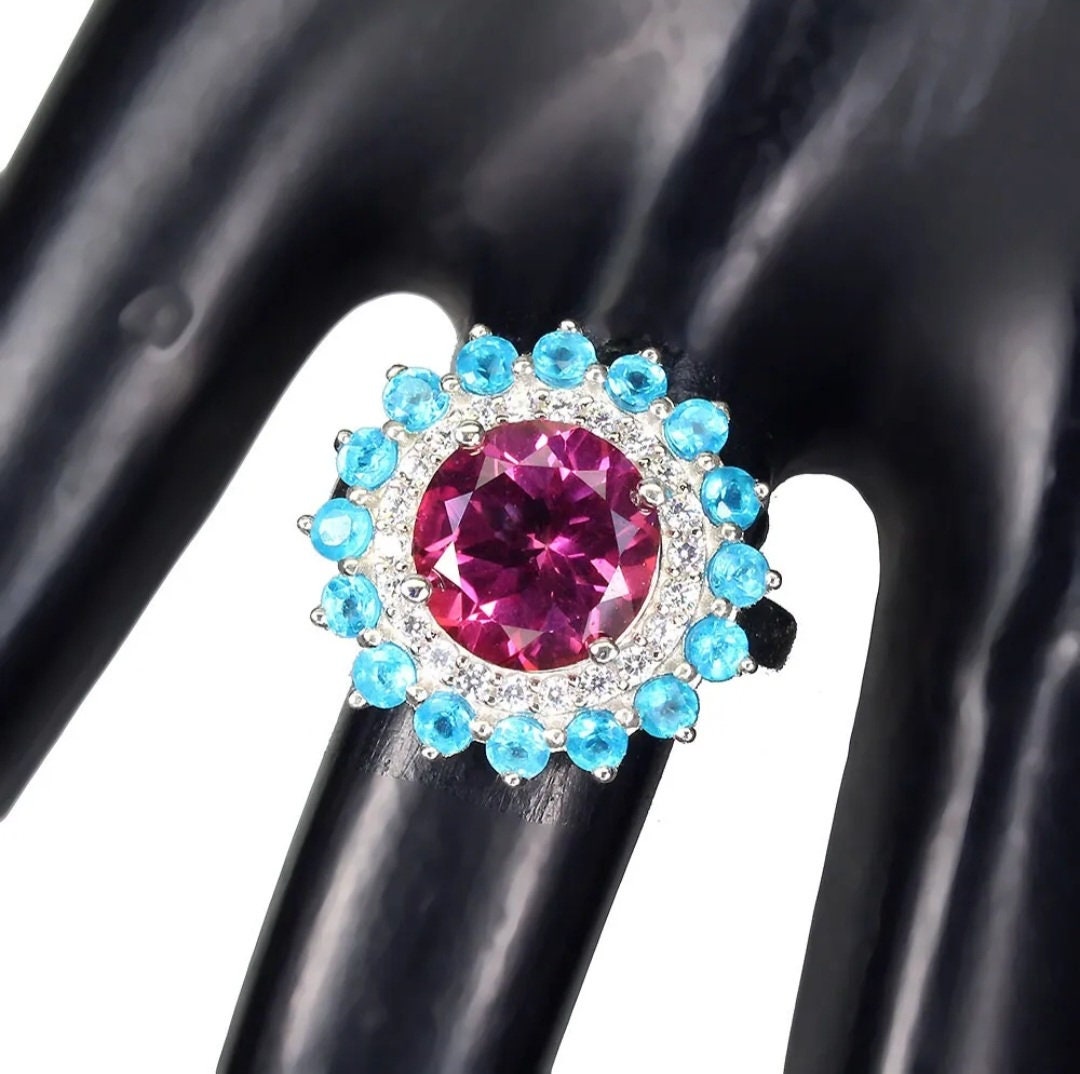 Scenic Red Florals Blue Apatite Golden Statement Ring