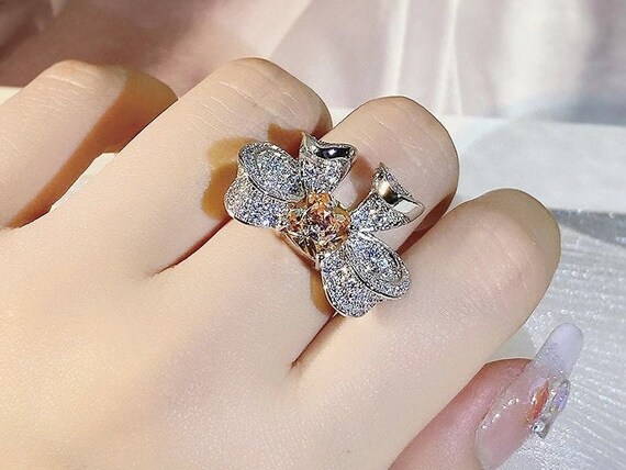 Big bow hotsell ring